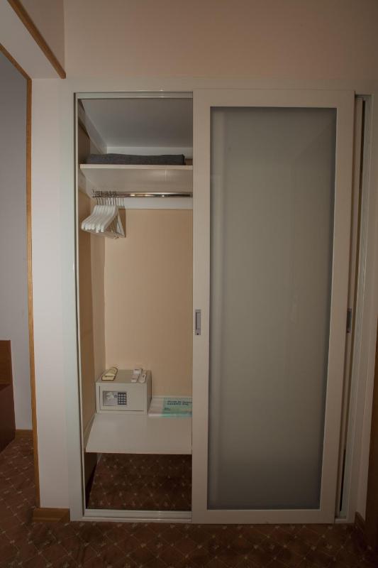 Economy Double Room with Mountain View image 3
