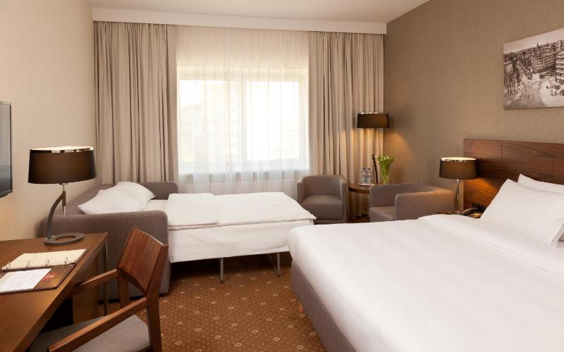 Deluxe Room image 3