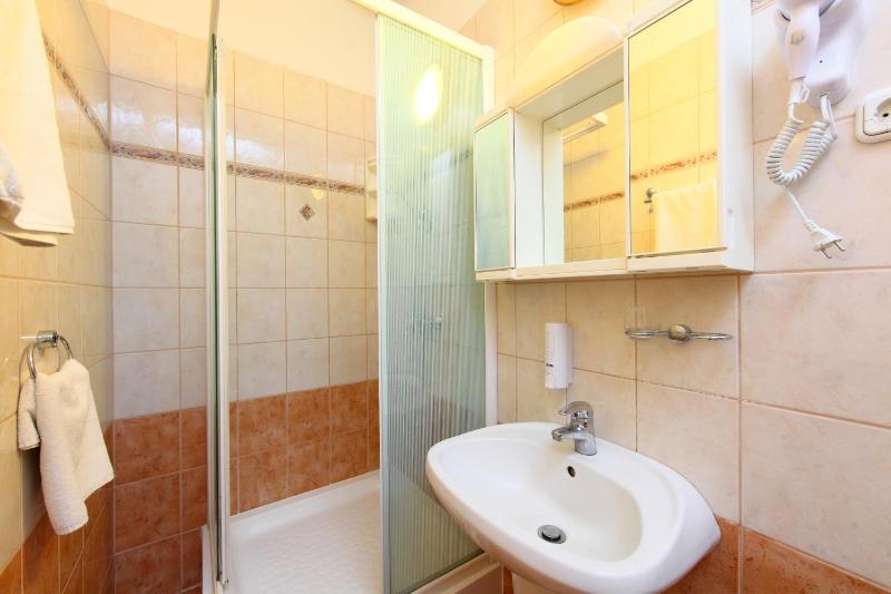 Economy Double Room - Ground Floor image 2