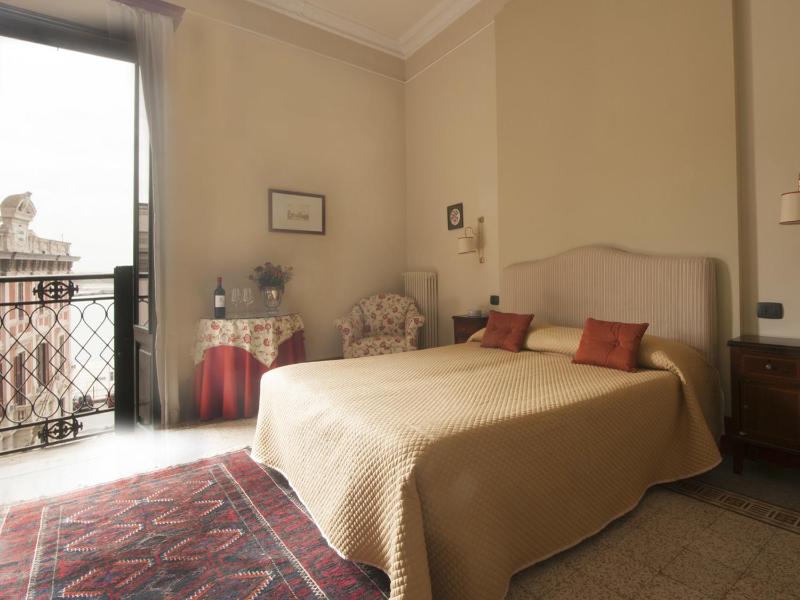 Triple Room with Sea View image 4