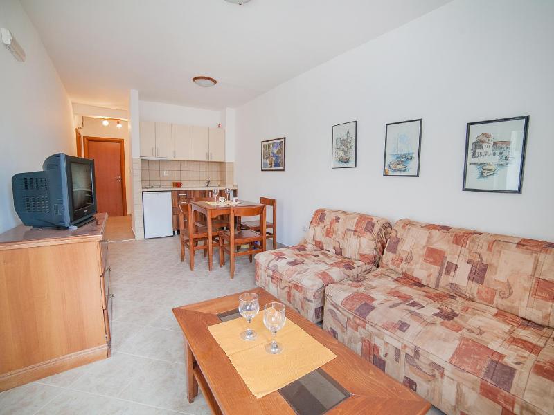 Apartment with Balcony (4 Adults) image 2