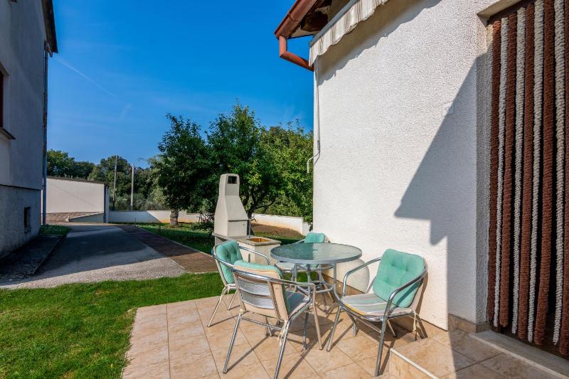 One-Bedroom Apartment with Terrace image 3