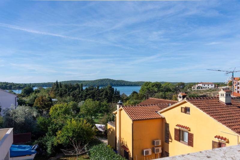 Two-Bedroom Apartment with Terrace and Sea View image 3