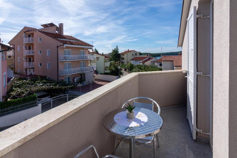 Two-Bedroom Apartment with Balcony and Sea View image 4