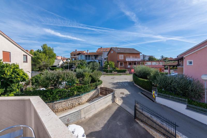 Two-Bedroom Apartment with Balcony and Sea View image 3