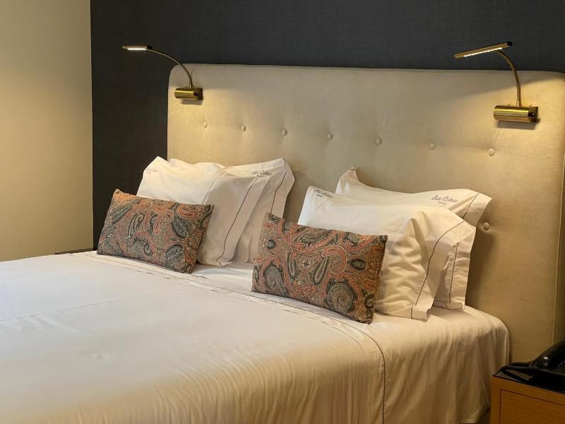 Superior Double Room with Extra Bed image 3