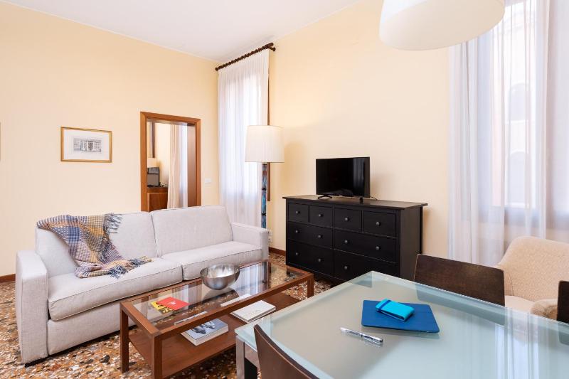 One-Bedroom Apartment (4 Adults) image 1