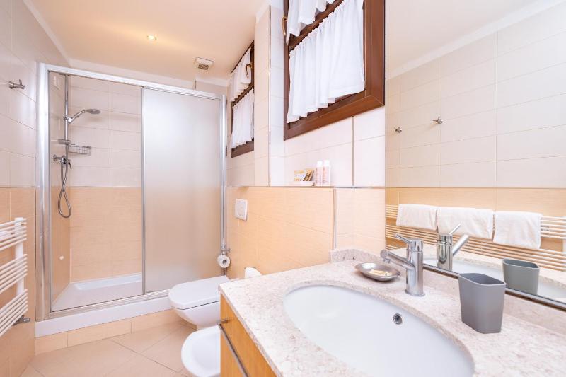 One-Bedroom Apartment (4 Adults) image 2
