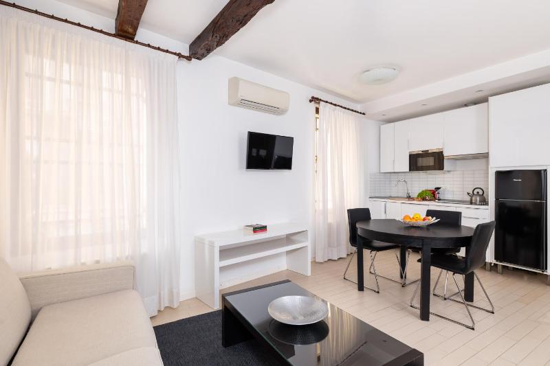 One-Bedroom Apartment (4 Adults) image 3
