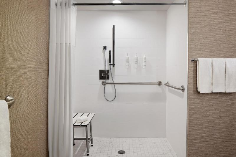 Philadelphia Marriott Downtown - image 12