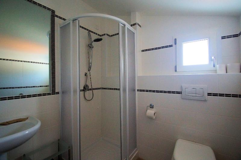 Double Room image 3