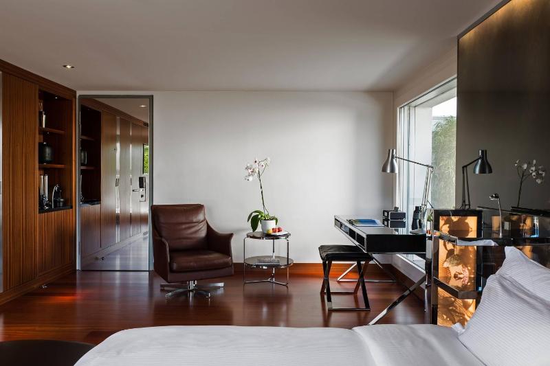 Penthouse Junior Suite, Penthouse Suite, 1 King, Balcony image 3