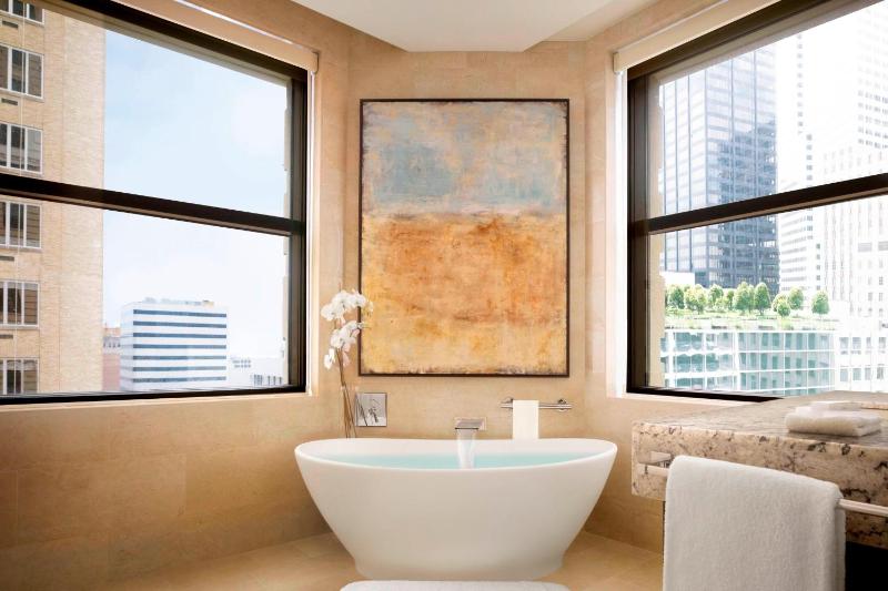 King Suite image 3