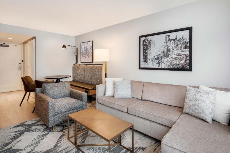 Junior Suite, 1 King image 4