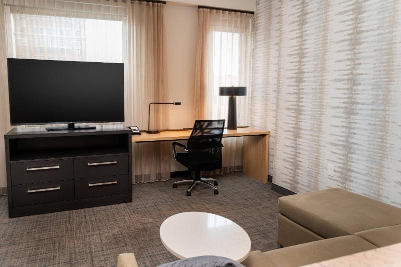One-Bedroom King Suite with Sofa Bed image 1