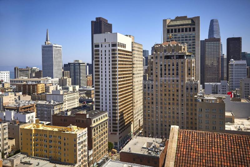 King Bed with City View image 3
