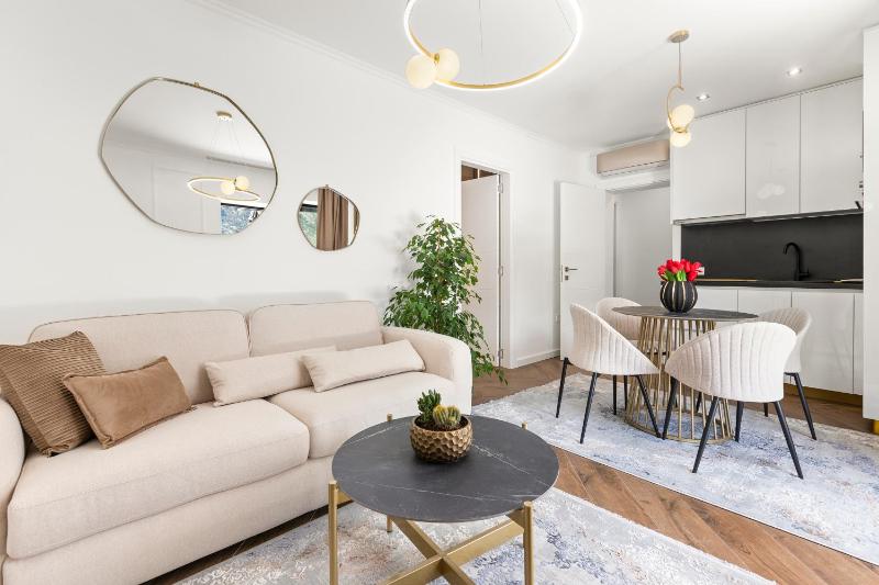 Deluxe Suite with Sea View image 1