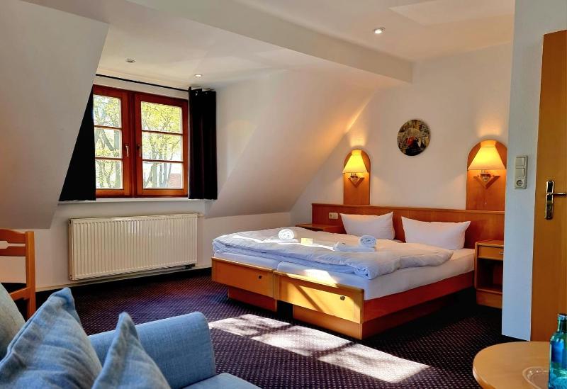 Premium Double Room image 4