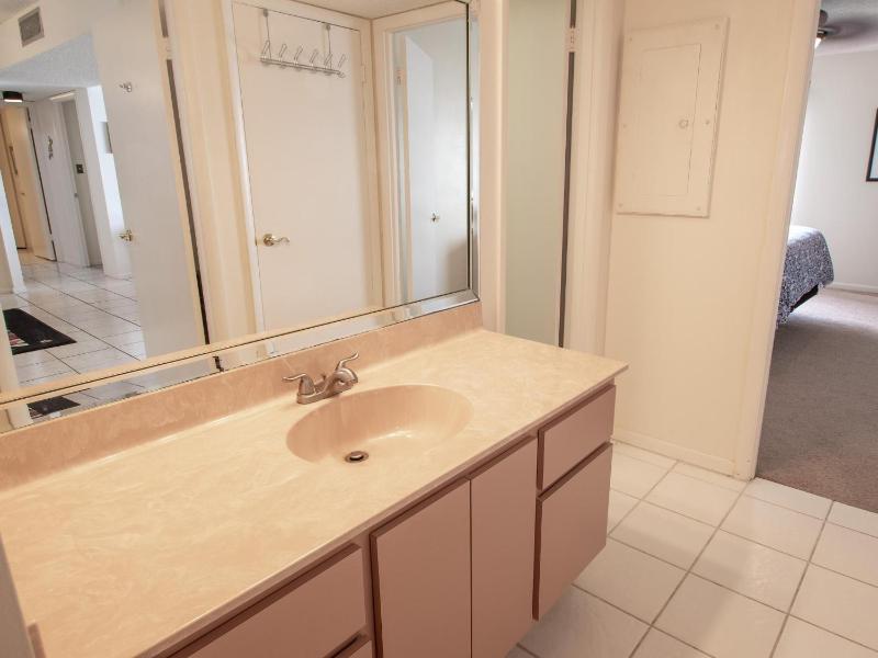 440 West Condos 1107-N - Panoramic Water Views - image 14
