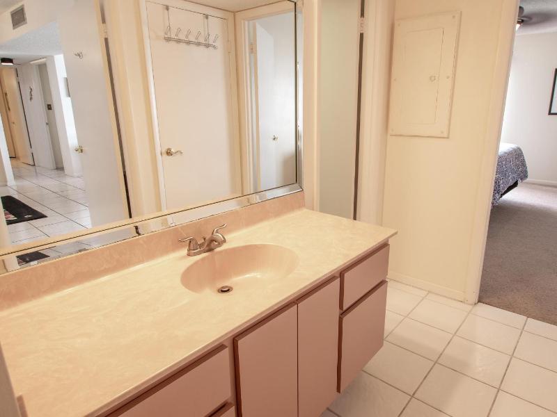 440 West Condos 1107-N - Panoramic Water Views - image 17