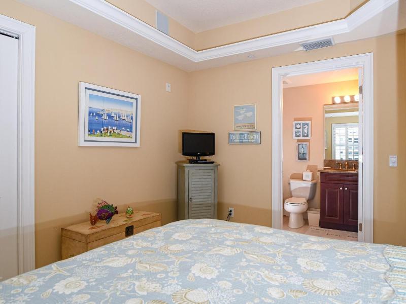 Chateaus on White Sands 502 Beachfront Condo - image 21