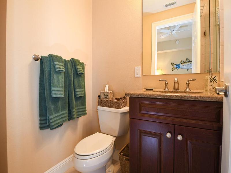 Chateaus on White Sands 502 Beachfront Condo - image 6