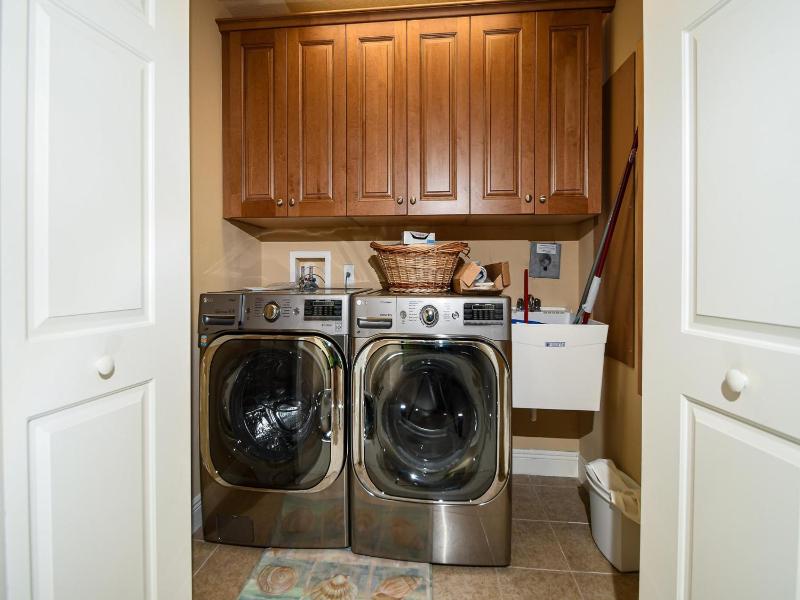 Chateaus on White Sands 502 Beachfront Condo - image 27