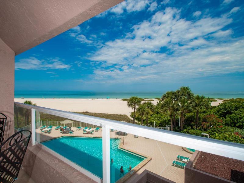 Crescent Beach Club 3B Beachfront Views of the Gulf - image 1