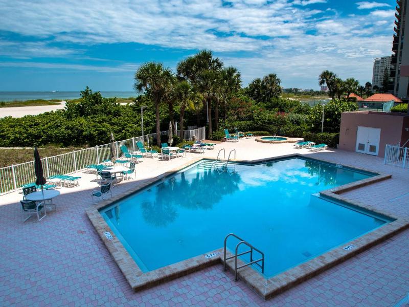 Crescent Beach Club 3B Beachfront Views of the Gulf - image 16