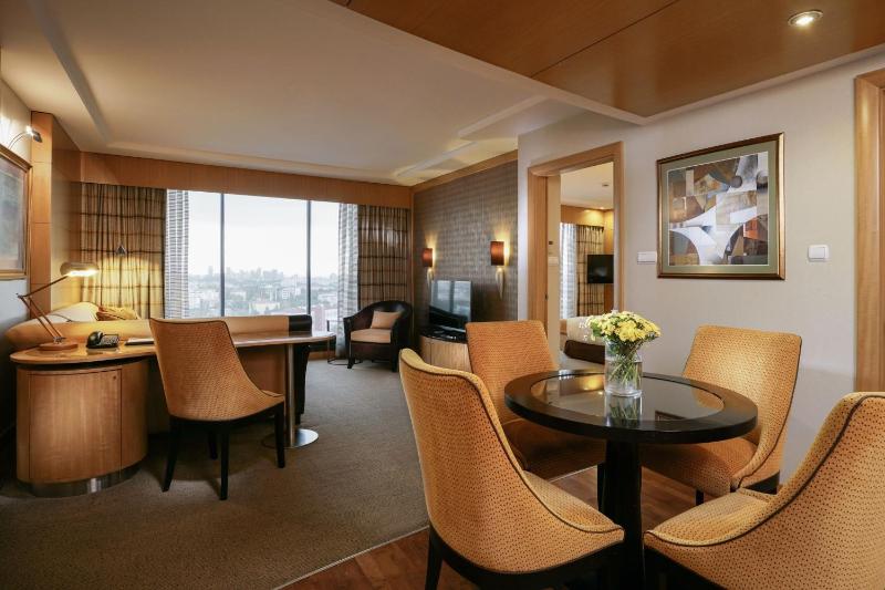 Deluxe Executive Suite image 1