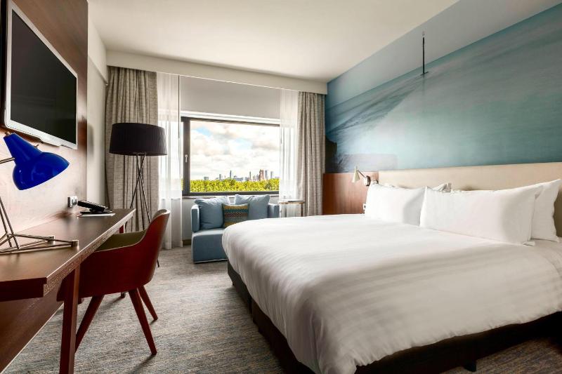 Executive King Room image 3