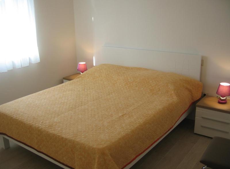 One-Bedroom Apartment image 4