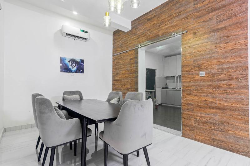 Gorgeous Short-let Apartment Lekki - image 10