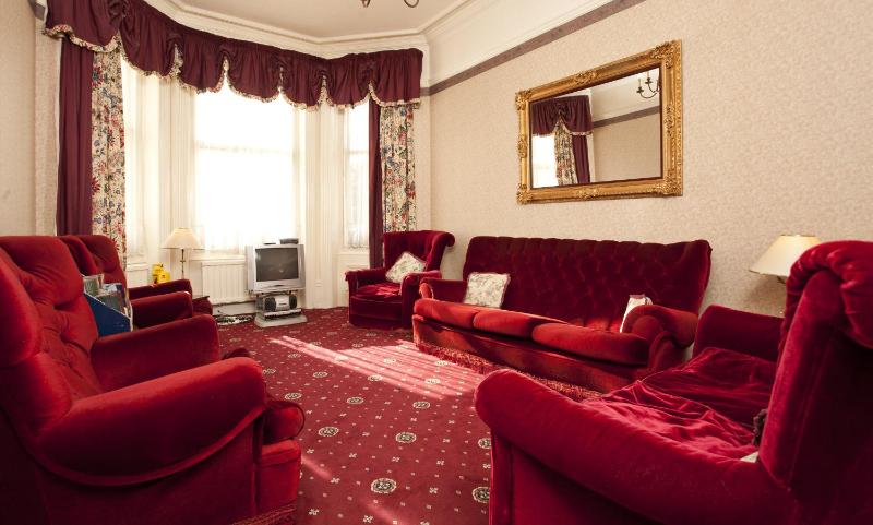 Denewood Hotel - image 4