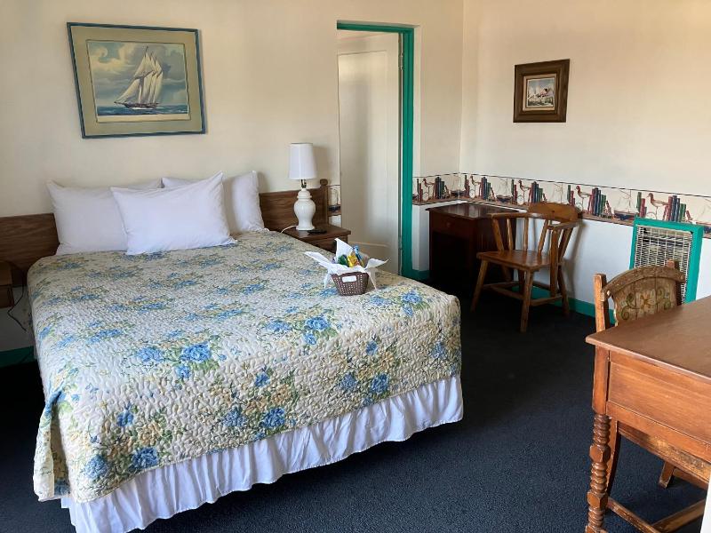 Standard Queen Room image 2