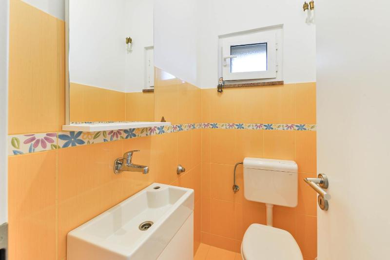 Family-friendly apartments with swimming pool Zadar - 16336 - image 10