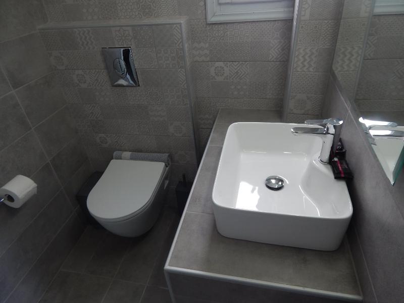 Economy Triple Room Ground Floor with Courtyard image 4