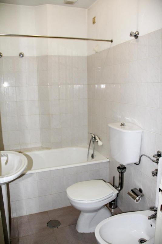 Double Room image 2