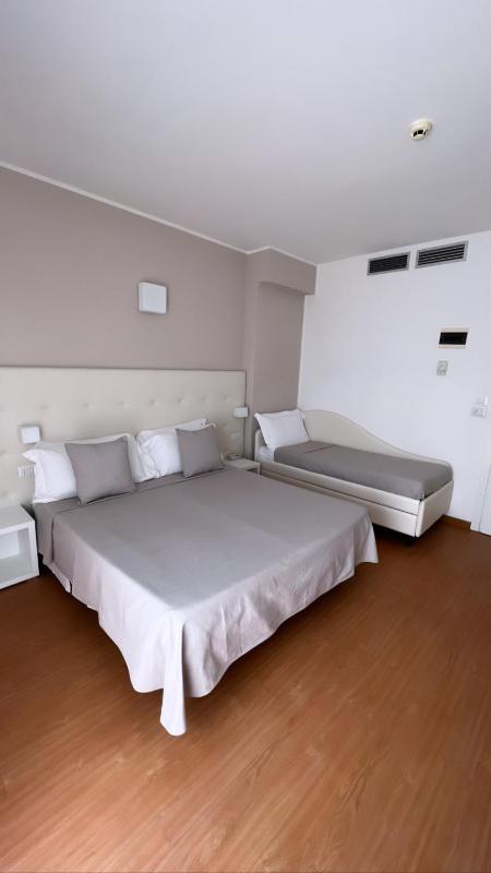 Triple Room image 4