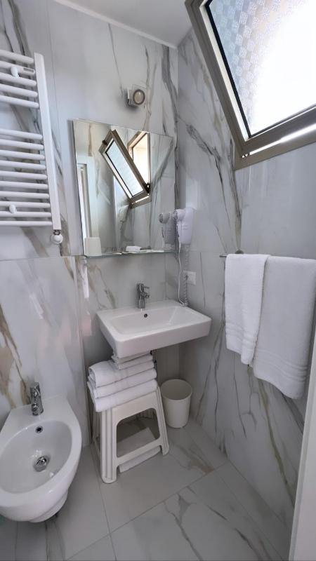 Quadruple Room image 3