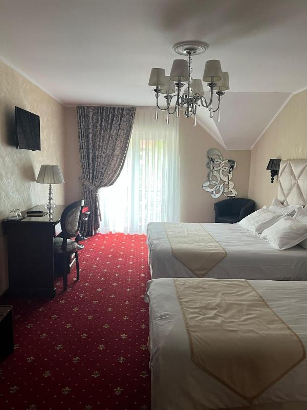 Triple Room with Balcony image 1