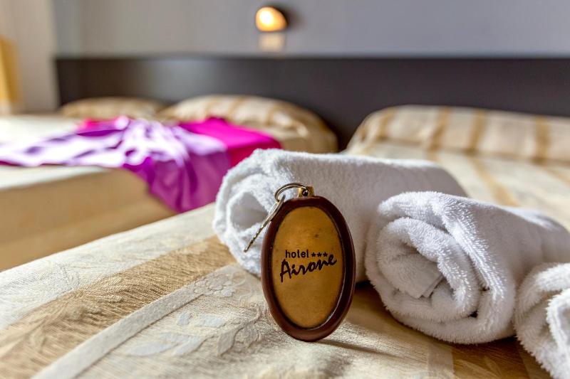 Classic Quadruple Room image 4