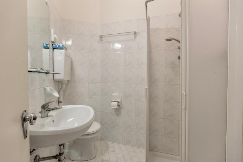 Triple Room with Balcony image 2