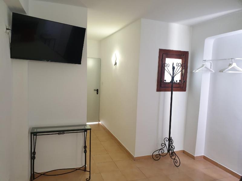 Standard Double Room image 4