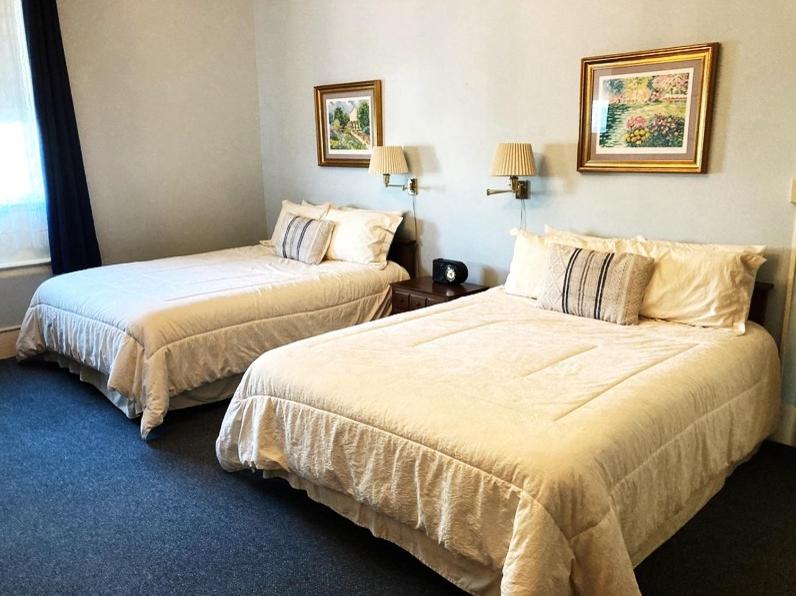 Quadruple Room image 1