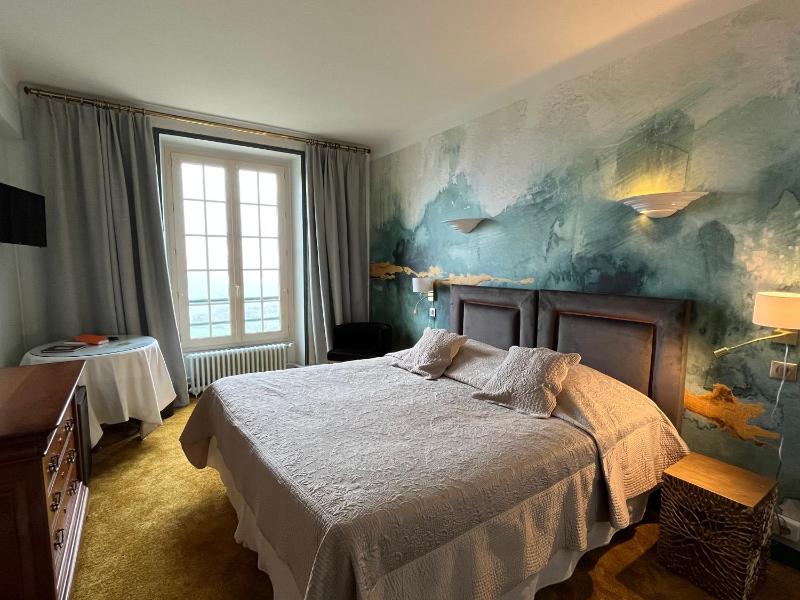 Double or Twin Room image 3