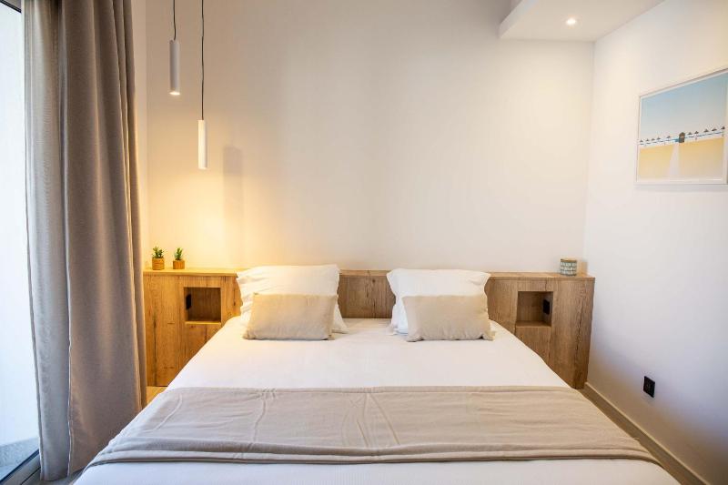 One-Bedroom Apartment Collection image 4