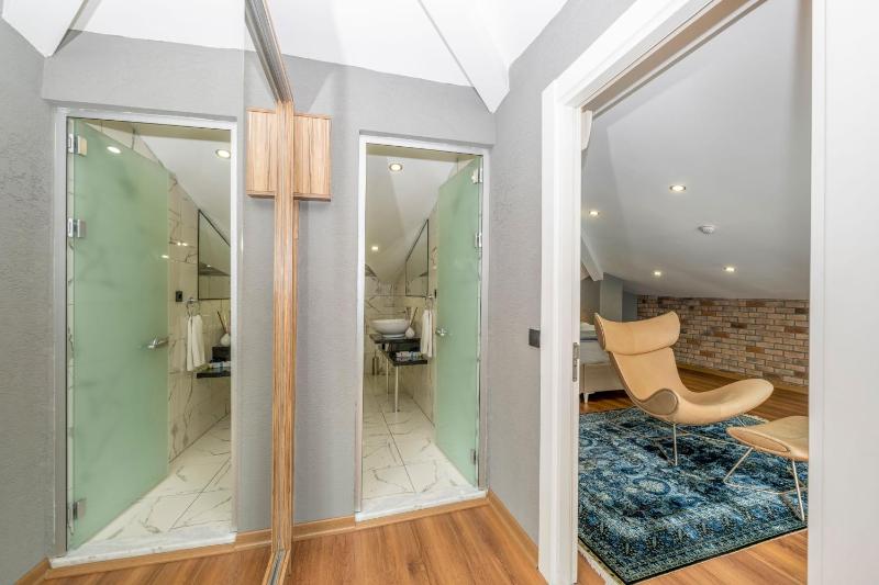 Bungalow with Sea View image 4