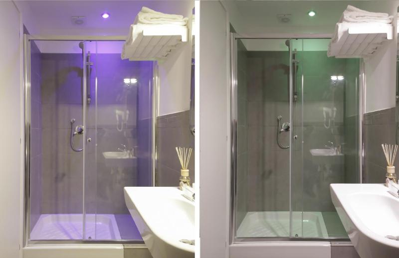 Design Double Room image 4