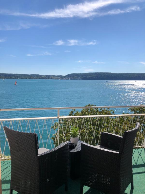 Double Room with Balcony and Lake View image 1